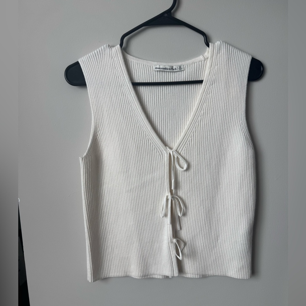 Abercrombie & Fitch White Ribbed V-Neck Tie-Front Tank NWOT